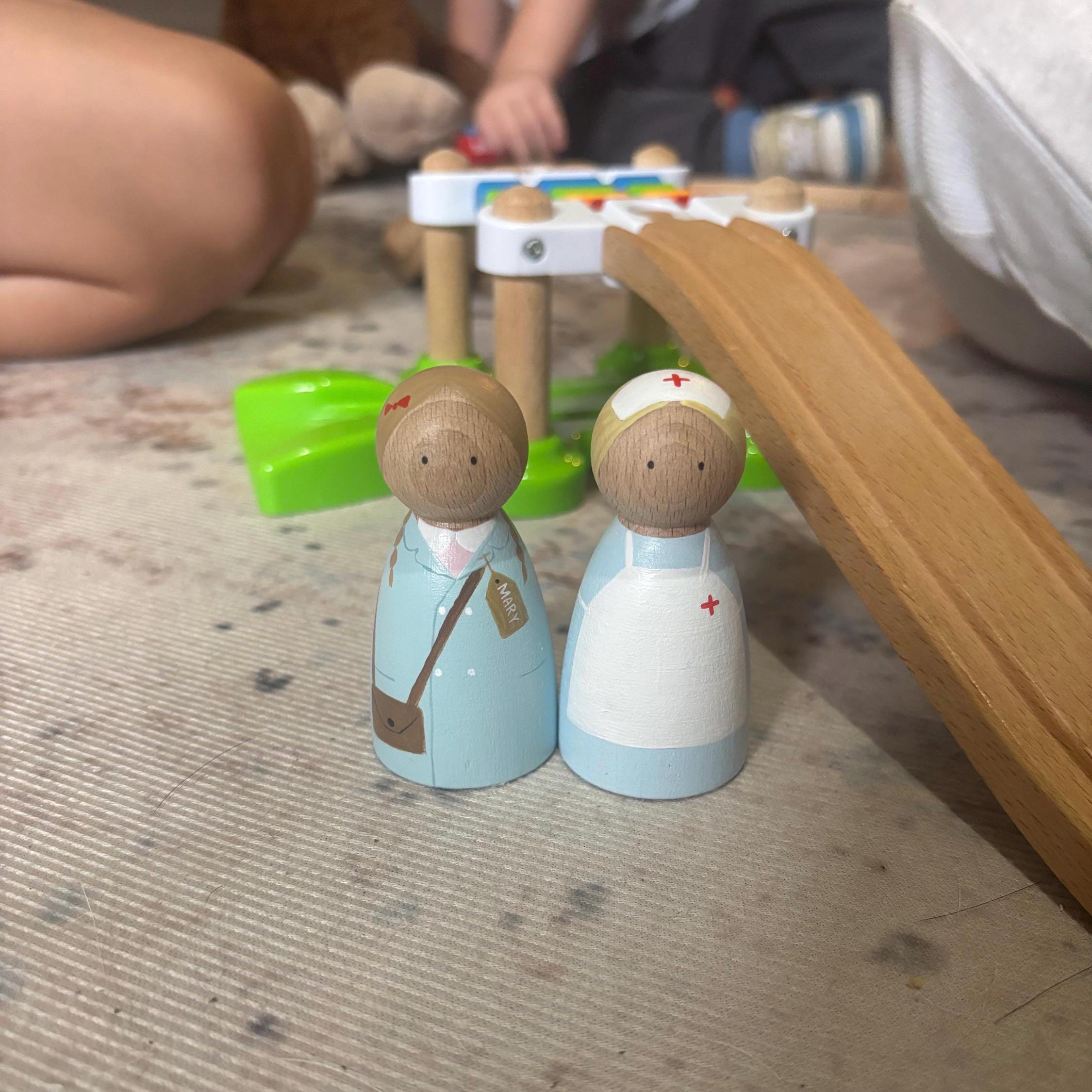 War Peg Doll Set