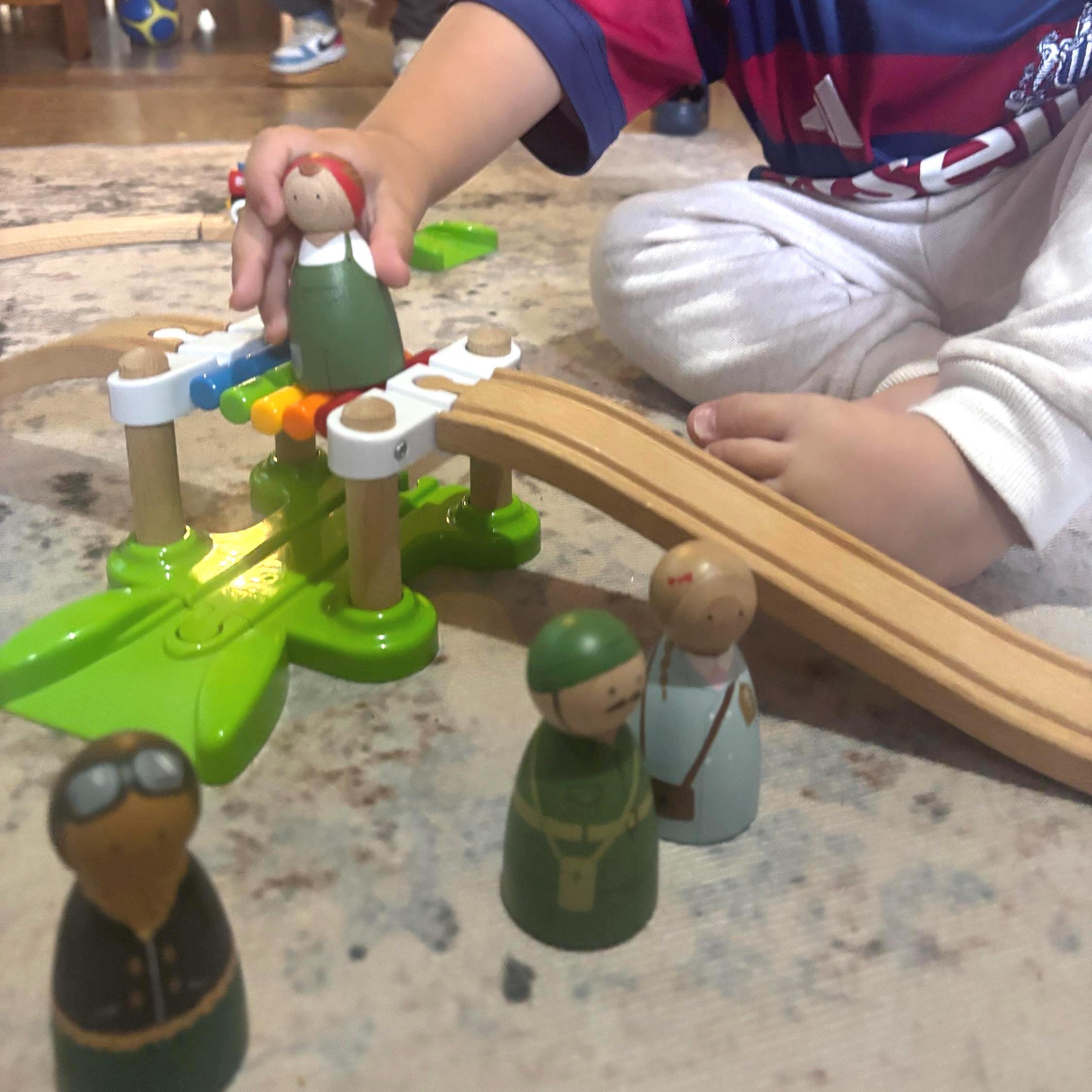 War Peg Doll Set