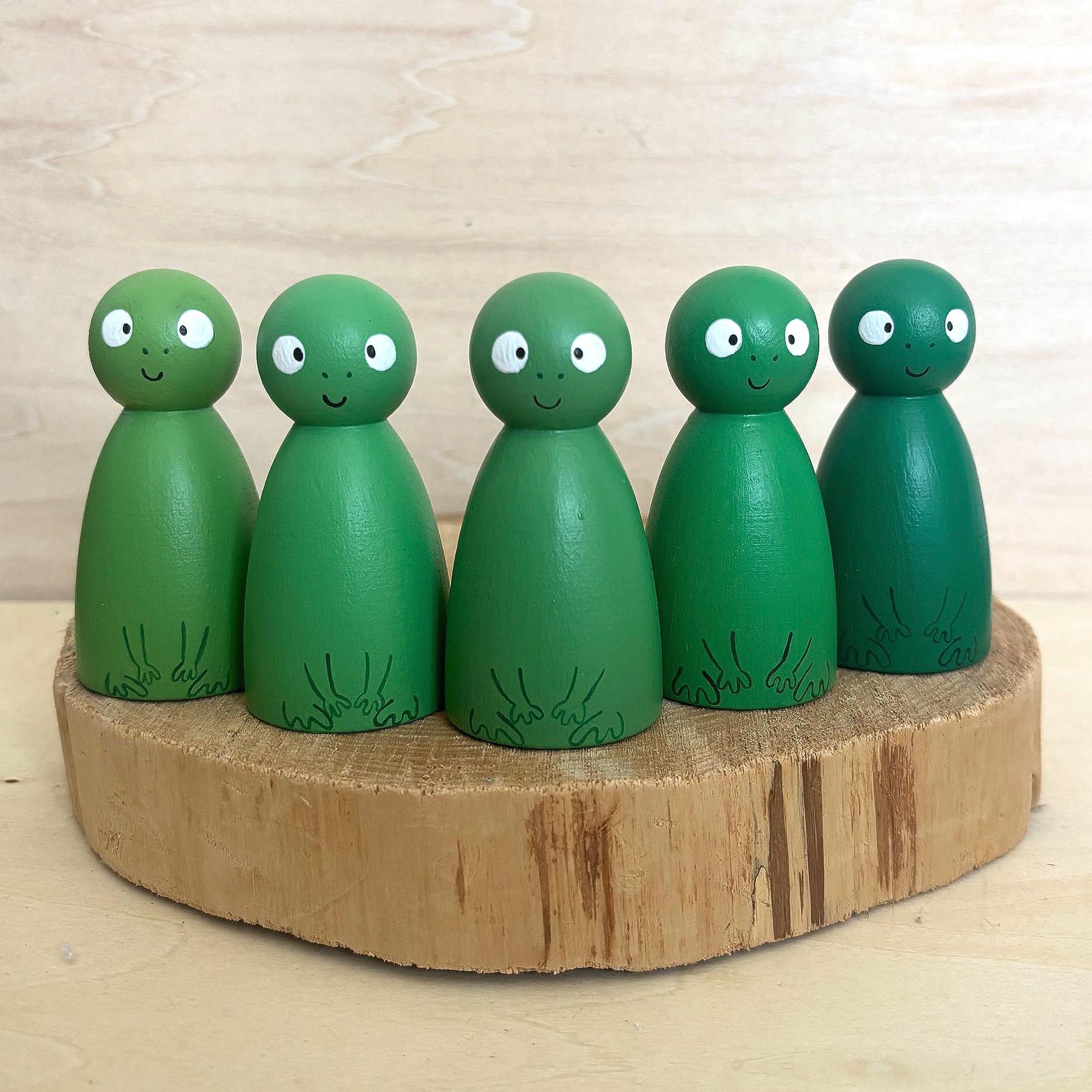 5 Little Frogs Peg Doll Set