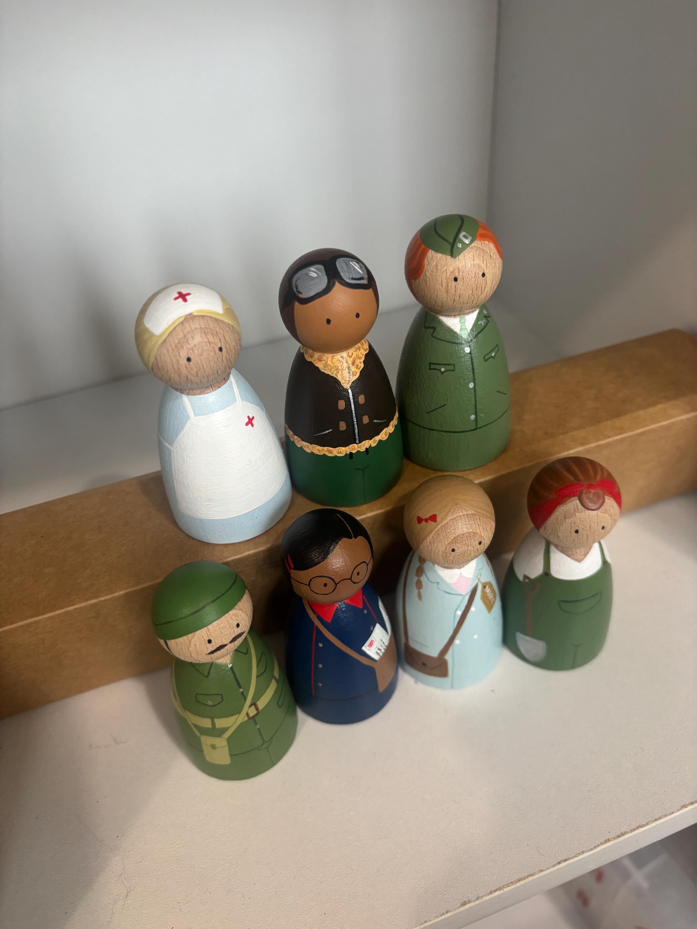 War Peg Doll Set